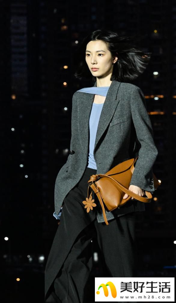 XUEGE 2025冬季時(shí)裝大秀(圖5) XUEGE 2025冬季時(shí)裝大秀(圖5)