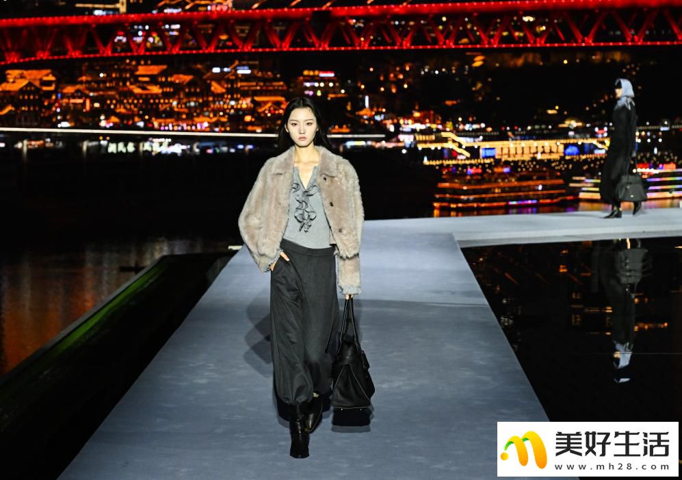 XUEGE 2025冬季時(shí)裝大秀(圖9) XUEGE 2025冬季時(shí)裝大秀(圖9)