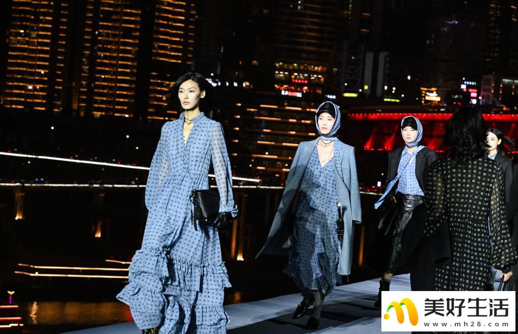 XUEGE 2025冬季時(shí)裝大秀(圖10) XUEGE 2025冬季時(shí)裝大秀(圖10)