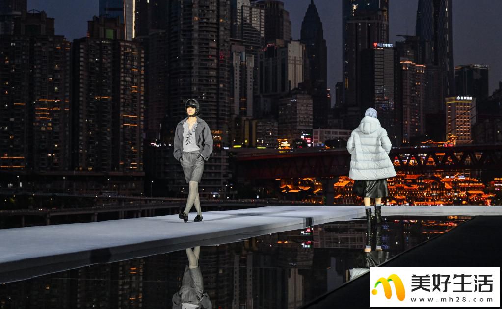 XUEGE 2025冬季時(shí)裝大秀(圖15) XUEGE 2025冬季時(shí)裝大秀(圖15)